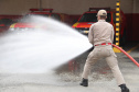 O Corpo Bombeiros de São José dos Pinhais recebeu nesta terça-feira (27/07), em cerimônia realizada no 6º Grupamento de Bombeiros, um caminhão Auto-Bomba Tanque Resgate (ABTR) para dar suporte ao combate à incêndios na cidade. A nova viatura do Corpo de Bombeiro é a primeira de modelo americano no Estado do Paraná, sendo projetada e desenvolvida para atividade da corporação.  -  Curitiba, 28/07/2021  -  Foto: SESP-PR