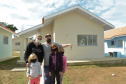 O aluguel e as condições precárias não são mais motivos de preocupação para 30 famílias de São João do Triunfo, que receberam nesta quinta-feira (5) as chaves da casa própria. A partir de agora, elas são as proprietárias das moradias do Residencial José Euclides dos Santos Neto, um empreendimento do Governo do Estado que recebeu R$ 2,5 milhões de investimento do programa Casa Fácil Paraná.  -  Curitiba, 05/08/2021  -  Foto: Guilherme Santos/Cohapar