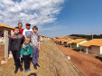 O governador Carlos Massa Ratinho Junior entrega nesta terça-feira (10) as chaves de 25 casas populares do Residencial Vila Torres a famílias de Prudentópolis, na região Centro-Sul do Paraná. Foto: Jonathan Campos/AEN