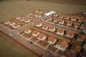 Trinta e duas famílias que viviam em condições precárias ou pagavam aluguel na cidade de Flórida, no Noroeste do Paraná, realizaram nesta quinta-feira (12) o sonho da casa própria. Elas receberam as chaves de suas novas moradias das mãos do governador Carlos Massa Ratinho Junior e não precisarão pagar nada por elas.  -  Flórida, 12/08/2021  -  Foto: Gilson abreu/AEN