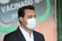 O governador Carlos Massa Ratinho Junior atende a imprensa nesta terça-feira (17) no Centro de Medicamentos do Paraná (Cemepar) sobre o avanço da campanha de vacinação contra a Covid-19 no Estado. O secretário estadual da Saúde, Beto Preto, acompanha a entrevista..17/08/2021 - Foto: Geraldo Bubniak/AEN
