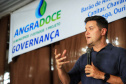 O chefe da Casa Civil Guto Silva e o secretário estadual do Desenvolvimento Sustentável e Turismo, Márcio Nunes, participaram, em Carlópolis, do evento de Governança de Angra Doce, que busca fortalecer a atividade turística como instrumento de desenvolvimento econômico do Norte Pioneiro. Foto: José Fernando Ogura/AEN