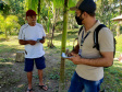 ILHA TEIXEIRA - Equipes da Portos do Paraná e do Consórcio Boskalis/ Fabio Bruno/Sli/Dec realizaram nos últimos dias visitas a comunidades de ilhas do Litoral do Paraná para falar sobre a obra de desmonte de rochas (derrocamento), que acontecerá no Porto de Paranaguá.  -  Paranaguá, 26/08/2021  -  Foto: Pierpaolo Notta/Porto do Paraná