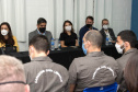 Vinte e oito presos da Penitenciária Estadual de Londrina II (PEL2) receberam seus certificados dos cursos profissionalizantes de construção civil, elétrica predial e refrigeração, ofertados à primeira turma do Projeto Capacitar para Libertar. A cerimônia de formatura ocorreu na tarde desta quinta-feira (26), em uma das salas da penitenciária. -  Londrina, 27/08/2021  -  Foto: DEPEN-PARANÁ
