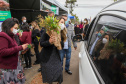 A primeira-dama Luciana Saito Massa, que preside o Conselho de Ação Solidária, e o secretário de Desenvolvimento Sustentável e do Turismo, Márcio Nunes, participam  da distribuição de mudas da campanha Floresce Paraná.F oto: Ari Dias/AEN