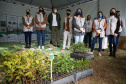 A primeira-dama Luciana Saito Massa, que preside o Conselho de Ação Solidária, e o secretário de Desenvolvimento Sustentável e do Turismo, Márcio Nunes, participam  da distribuição de mudas da campanha Floresce Paraná.F oto: Ari Dias/AEN
