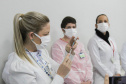 O município de Toledo, na Região Oeste do Estado, já vacinou 7.236 adolescentes de 12 a 17 anos, com a primeira dose do imunizante da Pfizer/BioNTech contra a Covid-19, até a manhã desta segunda-feira (30). Os dados da secretaria municipal representam mais de 63,2% da população de 11.438 adolescentes nesta faixa etária, segundo a estimativa do Ministério da Saúde.  -  Toledo, 30/08/2021  -  Foto: Fábio Ulsenheimer - Prefeitura de Toledo