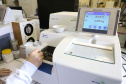 Tecpar analisa qualidade de produtos para indústria da saúde.
Foto: Arnaldo Alves / Arquivo AEN