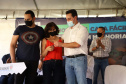 O governador Carlos Massa Ratinho Junior entregou nesta quinta-feira (02) as chaves de 56 novas moradias a famílias de Cambará, no Norte Pioneiro. O Residencial Santa Cecília recebeu R$ 5,3 milhões de investimento do Governo do Estado por meio do programa Casa Fácil Paraná, que oferece condições facilitadas de aquisição da casa própria à população. Foto: Ari Dias/AEN