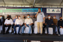O governador Carlos Massa Ratinho Junior entregou nesta quinta-feira (02) as chaves de 56 novas moradias a famílias de Cambará, no Norte Pioneiro. O Residencial Santa Cecília recebeu R$ 5,3 milhões de investimento do Governo do Estado por meio do programa Casa Fácil Paraná, que oferece condições facilitadas de aquisição da casa própria à população. Foto: Ari Dias/AEN