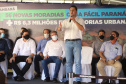 O governador Carlos Massa Ratinho Junior entregou nesta quinta-feira (02) as chaves de 56 novas moradias a famílias de Cambará, no Norte Pioneiro. O Residencial Santa Cecília recebeu R$ 5,3 milhões de investimento do Governo do Estado por meio do programa Casa Fácil Paraná, que oferece condições facilitadas de aquisição da casa própria à população. Foto: Ari Dias/AEN