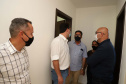 O governador Carlos Massa Ratinho Junior entregou nesta quinta-feira (02) as chaves de 56 novas moradias a famílias de Cambará, no Norte Pioneiro. O Residencial Santa Cecília recebeu R$ 5,3 milhões de investimento do Governo do Estado por meio do programa Casa Fácil Paraná, que oferece condições facilitadas de aquisição da casa própria à população. Foto: Ari Dias/AEN