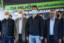 O governador Carlos Massa Ratinho Junior esteve nesta quinta-feira (9) em Palmas para o lançamento da pedra fundamental da pavimentação em concreto rígido de um trecho de 59,55 quilômetros da rodovia, além da implantação de 12,39 quilômetros de terceiras faixas.  - Palmas, 09/09/2021  -  Foto: José Fernando Ogura/AEN