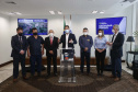 Mais 54,27 quilômetros de estradas rurais em 14 municípios do Paraná vão ganhar novos pavimentos com pedras poliédricas, melhorando a qualidade de vida e impulsionando o desenvolvimento das cidades. Os convênios para liberação de recursos às prefeituras foram assinados nesta terça-feira (14) pelo governador Carlos Massa Ratinho Junior em evento no Palácio Iguaçu.   -  Curitiba, 14/09/2021  -  Foto: Jonathan Campos/AEN