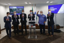 Mais 54,27 quilômetros de estradas rurais em 14 municípios do Paraná vão ganhar novos pavimentos com pedras poliédricas, melhorando a qualidade de vida e impulsionando o desenvolvimento das cidades. Os convênios para liberação de recursos às prefeituras foram assinados nesta terça-feira (14) pelo governador Carlos Massa Ratinho Junior em evento no Palácio Iguaçu.   -  Curitiba, 14/09/2021  -  Foto: Jonathan Campos/AEN