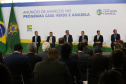 O governo federal anunciou nesta quarta-feira (15) mudanças nas diretrizes do programa Casa Verde e Amarela que deverão facilitar a aquisição de casa própria pela população de todo o País e em especial do Paraná, que possui a maior parceria vigente em habitação com a União. O evento em que foram apresentados os detalhes foi realizado em Brasília e teve a participação do vice-governador Darci Piana e do diretor-presidente da Cohapar, Jorge Lange. Foto: Camila Tonett