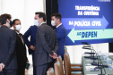 Governador Carlos Massa Ratinho Junior, assina decreto que autoriza o início da terceira e última fase do processo de transferência de gestão, com o repasse da custódia dos últimos detentos das carceragens da Polícia Civil para a gestão plena do Departamento Penitenciário do Paraná (Depen). Foto: Jonathan Campos/AEN