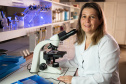 Com objetivo de combater a Ferrugem Asiática da Soja (FAS), responsável por perdas que variam de 30% a 90% na produção em diversas regiões do país, a professora do mestrado em Agronomia da Universidade Estadual do Norte do Paraná (UENP),  -  Curitiba, 16/09/2021  -  Foto: SETI