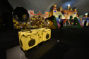 Foi no auditório do Museu Oscar Niemeyer que os irmãos Gustavo Pandolfo e Otávio Pandolfo, OSGEMEOS, receberam a imprensa para uma entrevista coletiva nesta quinta-feira (16). Acompanhados da diretora-presidente do MON, Juliana Vosnika e do curador  Pinacoteca de São Paulo, Jochen Voltz eles falaram sobre a carreira e a organização da exposição que entra em cartaz neste sábado (18). Foto: Kraw Penas/SECC