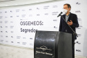 Governador Carlos Massa Ratinho Junior participa da abertura da exposição retrospectiva da carreira dos irmãos Gustavo e Otávio Pandolfo, OSGEMEOS , no Museu Oscar Niemeyer  -  Na foto, o Curador e diretor da Pinacoteca de São Paulo (instituição que originalmente promoveu a mostra), Jochen Voltz  -  Curitiba, 16/09/2021  -  Foto: José Fernando Ogura/AEN