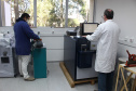 O Instituto de Tecnologia do Paraná (Tecpar) é o único laboratório do Estado a fazer a análise de ligas de titânio, material amplamente utilizado na produção de próteses para implantes ortopédicos e odontológicos. Foto:Luciano Sarote