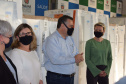 A Secretaria de Estado da Saúde (Sesa) recebeu 20 geladeiras e quatro câmaras frias, ou ultrafreezers, por meio do movimento Unidos pela Vacina. Os novos equipamentos auxiliarão no armazenamento de insumos como vacinas e medicamentos, nas 22 Regionais de Saúde. A entrega foi realizada nesta segunda-feira (20) na Coordenação de Material de Patrimônio (Comp).
Foto: Américo Antonio/SESA