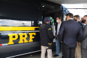 O governador Carlos Massa Ratinho Junior entrega nesta quarta-feira (22), novas viaturas para a Polícia Rodoviária Federal (PRF)  na sede da Superintendência no Paraná. - 22/09/2021 - Foto: Geraldo Bubniak/AEN