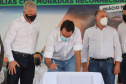O governador Carlos Massa Ratinho Junior entrega nesta sexta-feira (24), para Inácio Martins, no Centro-Sul do Estado, 202 títulos de regularização fundiária para moradores do bairro São Roque. E tambem libera R$ 2 milhões para pavimentação de vias. 24/09/2021 - Foto: Geraldo Bubniak/AEN