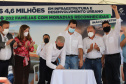 O governador Carlos Massa Ratinho Junior entrega nesta sexta-feira (24), para Inácio Martins, no Centro-Sul do Estado, 202 títulos de regularização fundiária para moradores do bairro São Roque. E tambem libera R$ 2 milhões para pavimentação de vias. 24/09/2021 - Foto: Geraldo Bubniak/AEN