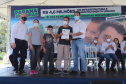 O governador Carlos Massa Ratinho Junior entrega nesta sexta-feira (24), para Inácio Martins, no Centro-Sul do Estado, 202 títulos de regularização fundiária para moradores do bairro São Roque. E tambem libera R$ 2 milhões para pavimentação de vias. 24/09/2021 - Foto: Geraldo Bubniak/AEN