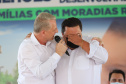 O governador Carlos Massa Ratinho Junior entrega nesta sexta-feira (24), para Inácio Martins, no Centro-Sul do Estado, 202 títulos de regularização fundiária para moradores do bairro São Roque. E tambem libera R$ 2 milhões para pavimentação de vias. Na foro o prefeito Junior Benato 24/09/2021 - Foto: Geraldo Bubniak/AEN