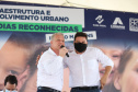 O governador Carlos Massa Ratinho Junior entrega nesta sexta-feira (24), para Inácio Martins, no Centro-Sul do Estado, 202 títulos de regularização fundiária para moradores do bairro São Roque. E tambem libera R$ 2 milhões para pavimentação de vias. Na foro o prefeito Junior Benato 24/09/2021 - Foto: Geraldo Bubniak/AEN