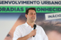 O governador Carlos Massa Ratinho Junior entrega nesta sexta-feira (24), para Inácio Martins, no Centro-Sul do Estado, 202 títulos de regularização fundiária para moradores do bairro São Roque. E tambem libera R$ 2 milhões para pavimentação de vias. 24/09/2021 - Foto: Geraldo Bubniak/AEN