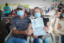 O governador Carlos Massa Ratinho Junior entrega nesta sexta-feira (24), para Inácio Martins, no Centro-Sul do Estado, 202 títulos de regularização fundiária para moradores do bairro São Roque. E tambem libera R$ 2 milhões para pavimentação de vias. 24/09/2021 - Foto: Geraldo Bubniak/AEN