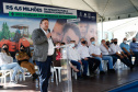 O governador Carlos Massa Ratinho Junior entrega nesta sexta-feira (24), para Inácio Martins, no Centro-Sul do Estado, 202 títulos de regularização fundiária para moradores do bairro São Roque. E tambem libera R$ 2 milhões para pavimentação de vias. 24/09/2021 - Foto: Jonathan Campos/AEN
