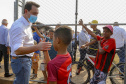 O governador Carlos Massa Ratinho Junior participou nesta quinta-feira (30), em Rolândia, na Região Norte, da inauguração de duas unidades do Meu Campinho, um dos principais programas de esporte e lazer do Governo do Estado. Ele anunciou  também a liberação de R$ 1.799.678,06 para a retomada da construção de um novo Centro Municipal de Educação Infantil (CMEI). 
Foto Gilson Abreu/AEN
