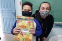 A Portos do Paraná deu início nesta semana, em parceria com a Superintendência Geral de Ação Solidária, à distribuição de brinquedos às crianças matriculadas nas escolas municipais das comunidades isoladas de Paranaguá e Antonina. Foto: Pierpaolo Nota/Portos do Paraná