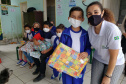 A Portos do Paraná deu início nesta semana, em parceria com a Superintendência Geral de Ação Solidária, à distribuição de brinquedos às crianças matriculadas nas escolas municipais das comunidades isoladas de Paranaguá e Antonina. Foto: Pierpaolo Nota/Portos do Paraná
