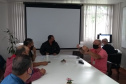 106 municípios registraram interesse em participar da doação de equipamentos e veículospesados realizada pelo Departamento de Estradas de Rodagem do Paraná (DER/PR) nestaquinta-feira (07). Ao todo foram 86 itens doados, como caminhões basculantes,motoniveladora, rolo compactador, escavadeira hidráulica, semirreboque, máquina de pinturae cavalo mecânico, entre outros, divididos em 31 lotes nas regionais do departamento. -  Curitiba, 08/10/2021  -  Foto: DER