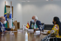 Governador em exercicio Darci Piana recebe o embaixador da Espanha no Brasil, Fernando Garcia Casas, a cônsul honorária da Espanha em Curitiba, Blanca Hernando Barco e a  diretora do Instituto Cervantes, Rosa Sánchez-Cascado  -  Curitiba, 13/10/2021  -  Foto Gilson Abreu/AEN