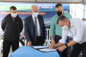 O governador em exercício Darci Piana e o secretário estadual da Saúde, Beto Preto, entregam nesta quarta-feira (13), veículos da Estratégia da Saúde da Família aos municípios da 1ª Regional de Saúde de Paranaguá, além de computadores para renovação e modernização do parque tecnológico da Sesa.13/10/2021 - Foto: Geraldo Bubniak/AEN