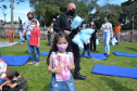 Servidores do Departamento Penitenciário do Paraná organizaram uma campanha para arrecadação de doces e brinquedos que foram entregues nesta quarta-feira (13), a crianças do Centro Municipal de Educação Infantil Ana Maria, em Piraquara, na Região Metropolitana de Curitiba. Além dos presentes, uma apresentação com cães que atuam no sistema prisional alegrou a tarde da criançada.  -  Curitiba, 14/10/2021 - Foto: DEPEN/PR