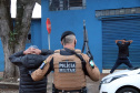 Centenas de viaturas e 1,5 mil policiais militares a mais do efetivo já aplicado rotineiramente, foram às ruas neste sábado (16/10) em todo o Paraná para inibir crimes e reforçar o patrulhamento em aéreas comerciais e residenciais do estado pela operação Fecha Quartel II. - Rolância, 16/10/2021 - Foto: Soldado Adilson Voinaski Afonso