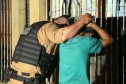 Centenas de viaturas e 1,5 mil policiais militares a mais do efetivo já aplicado rotineiramente, foram às ruas neste sábado (16/10) em todo o Paraná para inibir crimes e reforçar o patrulhamento em aéreas comerciais e residenciais do estado pela operação Fecha Quartel II. - Rolância, 16/10/2021 - Foto: Soldado Adilson Voinaski Afonso