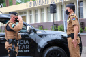 Centenas de viaturas e 1,5 mil policiais militares a mais do efetivo já aplicado rotineiramente, foram às ruas neste sábado (16/10) em todo o Paraná para inibir crimes e reforçar o patrulhamento em aéreas comerciais e residenciais do estado pela operação Fecha Quartel II. -  Curitiba, 16/10/2021 - Foto: PMPR