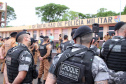 Centenas de viaturas e 1,5 mil policiais militares a mais do efetivo já aplicado rotineiramente, foram às ruas neste sábado (16/10) em todo o Paraná para inibir crimes e reforçar o patrulhamento em aéreas comerciais e residenciais do estado pela operação Fecha Quartel II. -  Curitiba, 16/10/2021 - Foto: PMPR