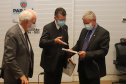 O vice governador Darci Piana recebe  nesta quarta-feira  (20), o embaixador do Estado de Israel, Daniel Zohar-Zonshine. Paraná e Estado de Israel discutem cooperação  para intercâmbio de experiência em tecnologia agricolas. Curitiba, 20/10/2021 -  Foto: Geraldo Bubniak/AEN