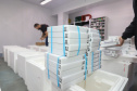 Um novo carregamento  555.750 imunizantes da Pfizer/BioNTech   contra a Covid-19 chegam no Centro de Medicamentos do Paraná (Cemepar), em Curitiba, na nesta sexta-feira (22).  Foto: Geraldo Bubniak/AEN
