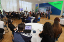 O governador Carlos Massa Ratinho Junior lança nesta terça-feira (26) o programa Inglês Paraná, acompanhado do secretário da Educação e do Esporte, Renato Feder. Trata-se de um projeto inovador e dinâmico, com foco no processo de aprendizagem dos estudantes, considerando as suas necessidades, ao mesmo tempo em que favorece o desenvolvimento das habilidades de escuta e oralidade, essenciais para aprender a Língua Inglesa. - 26/10/2021 - Foto: Geraldo Bubniak/AEN