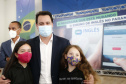 O governador Carlos Massa Ratinho Junior lança nesta terça-feira (26) o programa Inglês Paraná, acompanhado do secretário da Educação e do Esporte, Renato Feder. Trata-se de um projeto inovador e dinâmico, com foco no processo de aprendizagem dos estudantes, considerando as suas necessidades, ao mesmo tempo em que favorece o desenvolvimento das habilidades de escuta e oralidade, essenciais para aprender a Língua Inglesa. - 26/10/2021 - FotoJonathan Campos/AEN